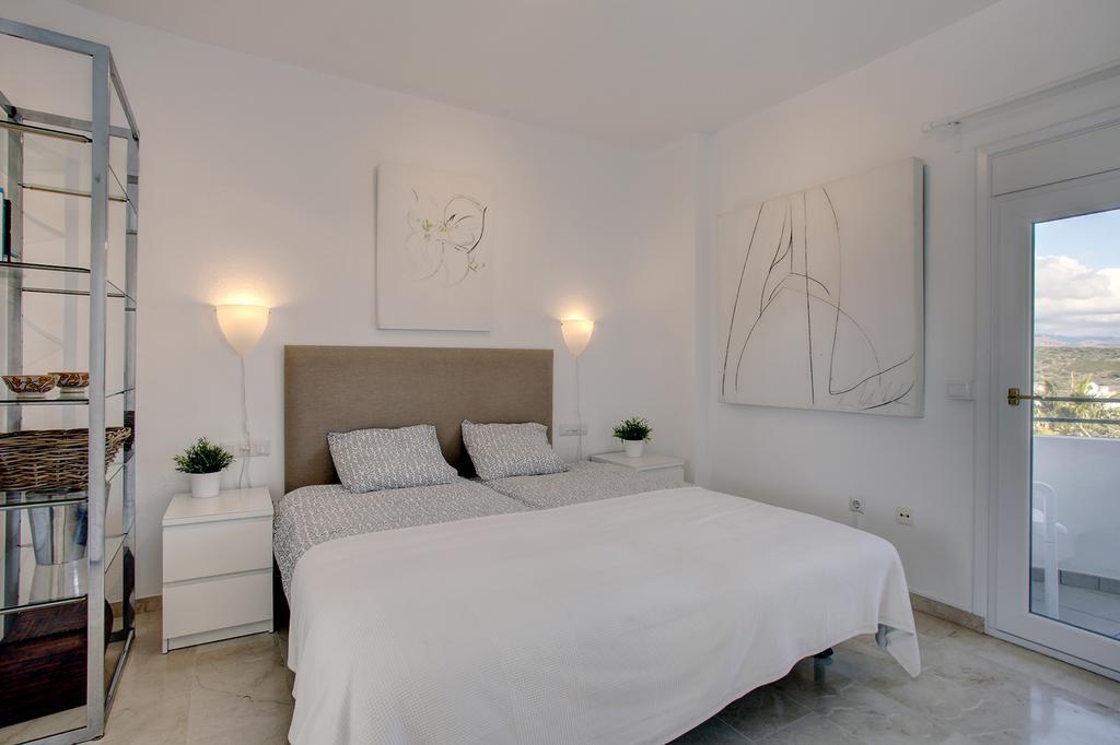 Sunny Golf Apartment Естепона Екстериор снимка