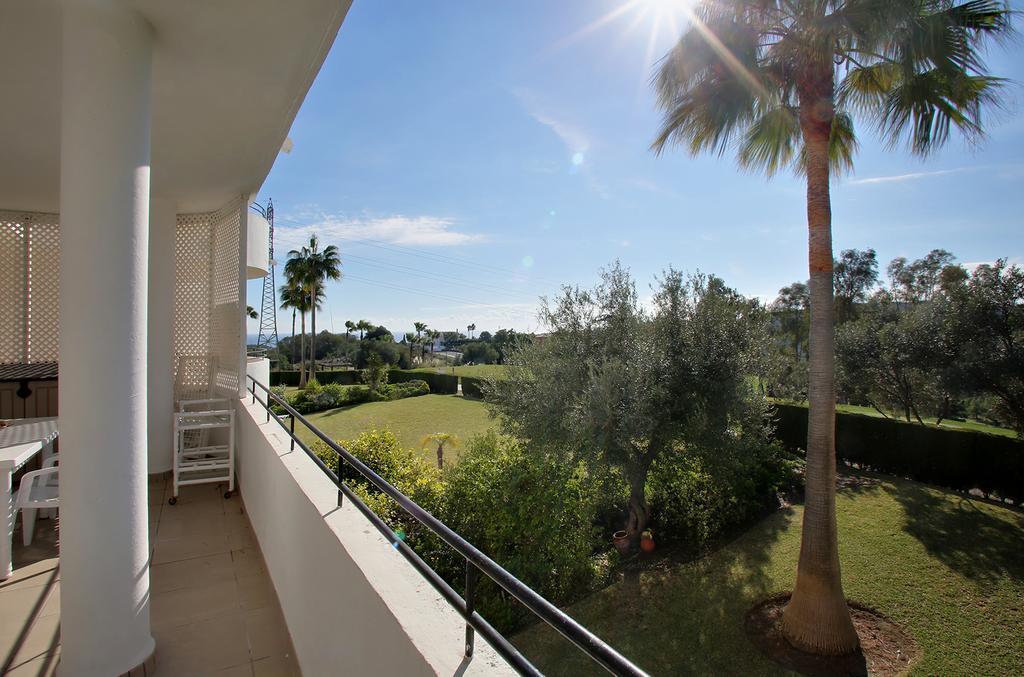 Sunny Golf Apartment Естепона Екстериор снимка